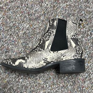 Steve Madden Devan Snakeskin Ankle Boots - Black and Grey